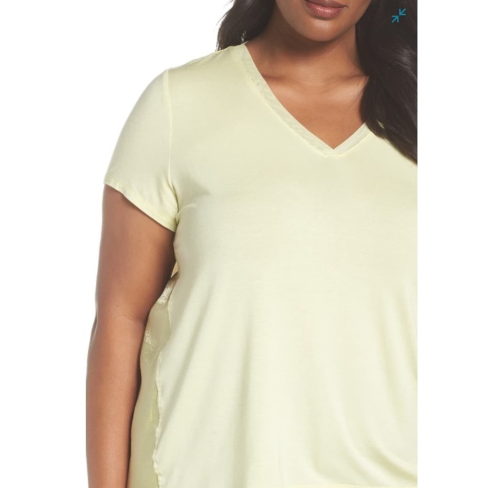 Sejour Yellow Mixed Media Plus Size T-Shirt Style V-Neck Top Size 2X